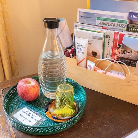 Zimmer In Kuenstlerwohnung Stuttgart Dış mekan fotoğraf