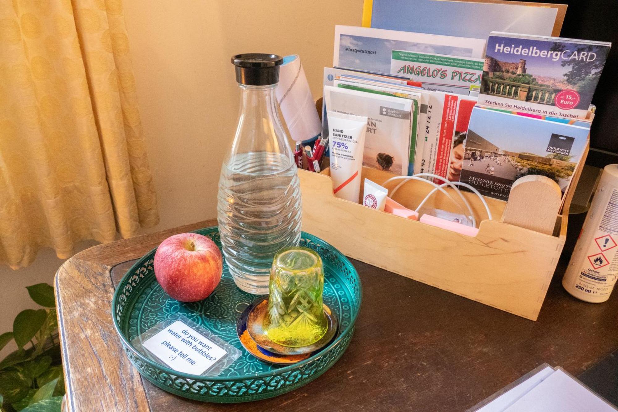 Zimmer In Kuenstlerwohnung Stuttgart Dış mekan fotoğraf