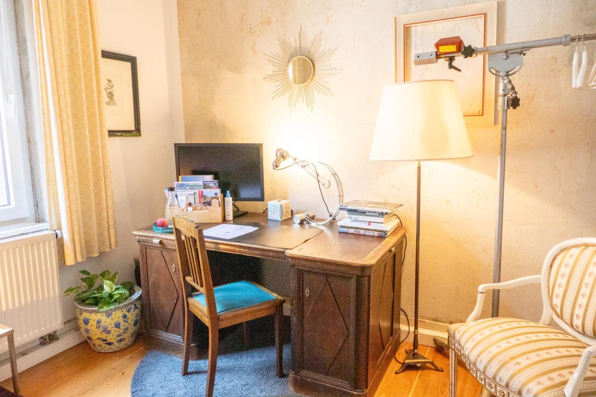 Zimmer In Kuenstlerwohnung Stuttgart Dış mekan fotoğraf